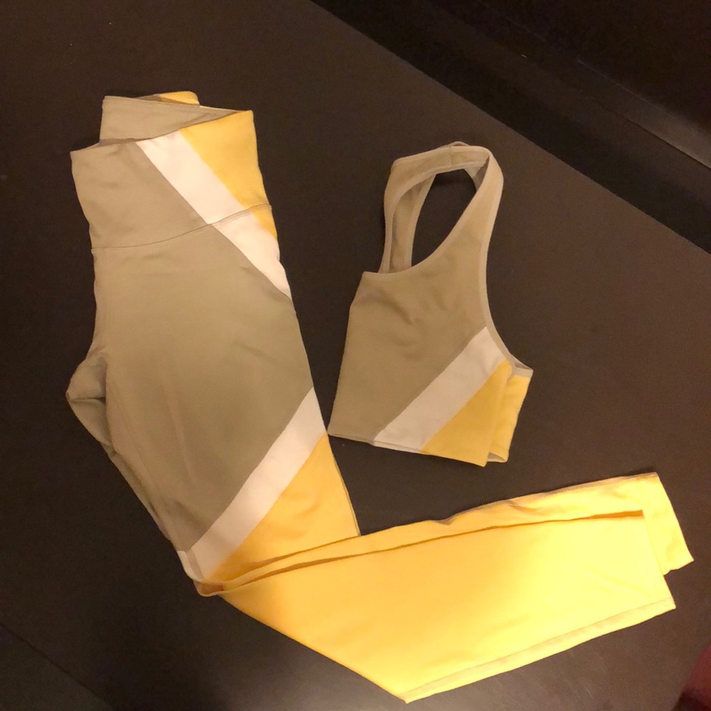 Old Navy sports bra and leggings
